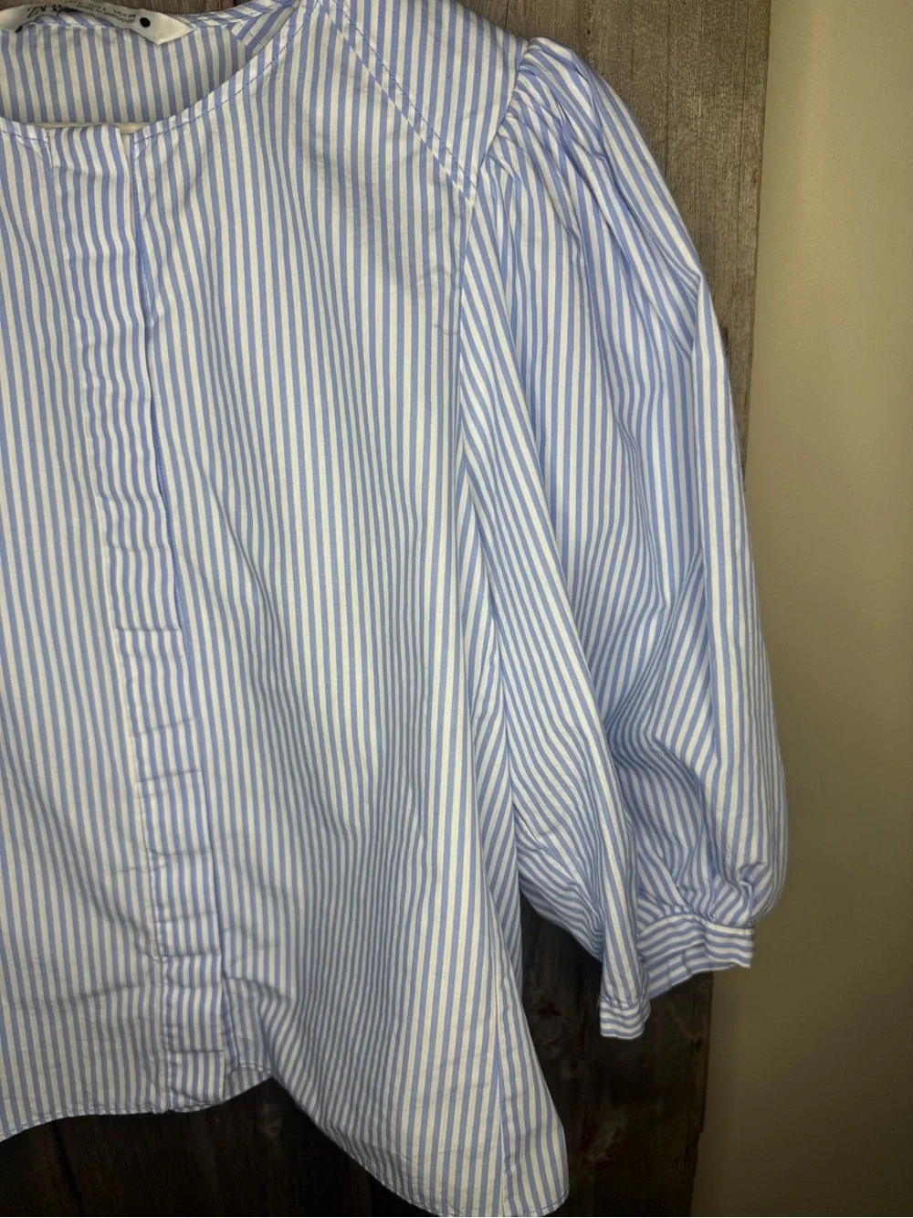 Zara Cotton Poplin Striped Puff-Sleeve Blouse in Light Blue White Large